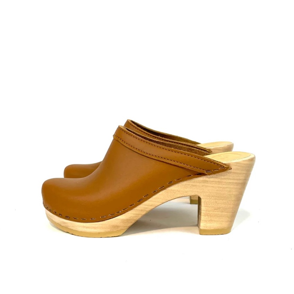 No. 6 - Old School High Heel Clog (Palomino)